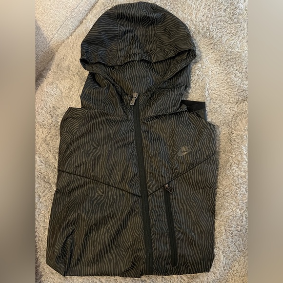 NIKE zebra reflective wind breaker - Picture 2 of 7